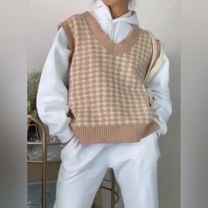 Abercrombie & Fitch Houndstooth Women's Sweater Vest ( Large)